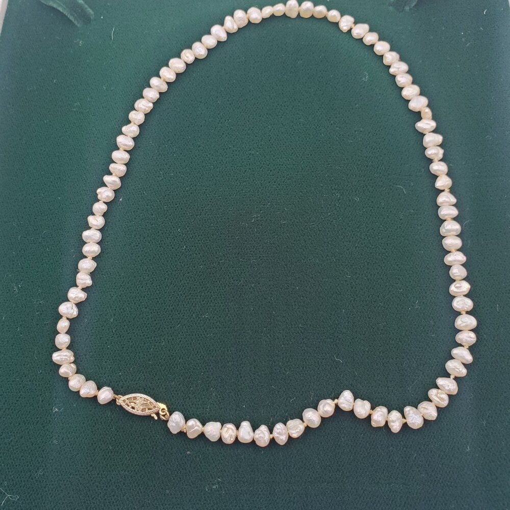 Real Freshwater Pearl Necklace – Hand‑Knotted, Vintage Clasp